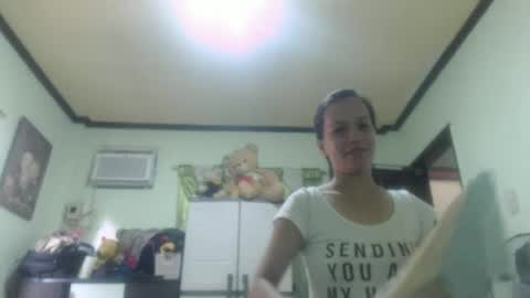 Snapshot of sweet_girlyxx chatting on December 21, 2024, 11:24 pm girly online show from December 21, 2024, 11:24 pm