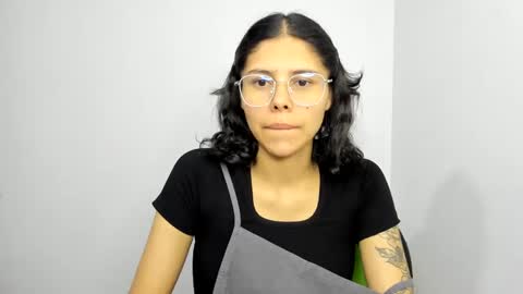 Snapshot of sweet_hann chatting on January 26, 2025, 10:57 pm Hanna online show from January 26, 2025, 10:57 pm