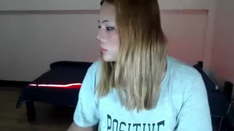 Snapshot of sweet_hard_queenxxx chatting on October 19, 2025, 8:48 am sophia daisy online show from October 19, 2025, 8:48 am