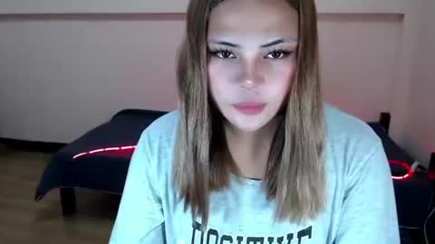 sophia daisy  online show from November 10, 2025, 11:37 pm