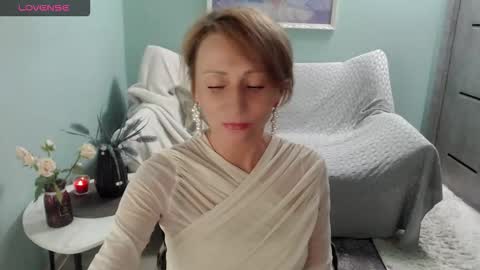 Snapshot of sweet_kitty5 chatting on September 10, 2025, 6:13 am Helen online show from September 10, 2025, 6:13 am