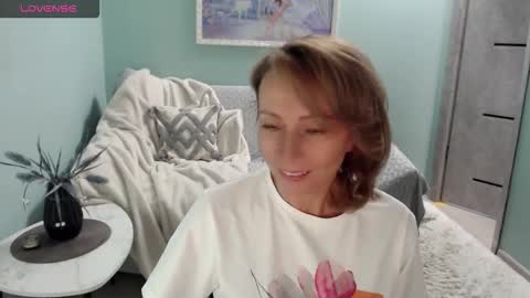 Snapshot of sweet_kitty5 chatting on October 12, 2025, 6:45 am Helen online show from October 12, 2025, 6:45 am