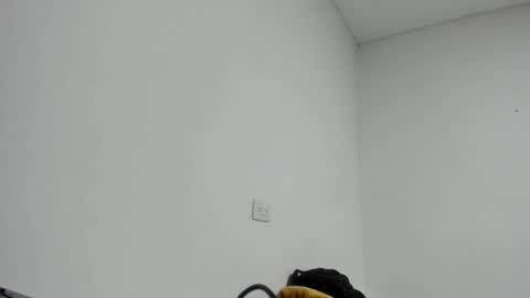 sweet_kitty_777 online show from April 16, 2026, 8:48 am