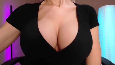 Jen online show from November 27, 2025, 7:21 am