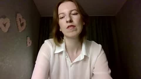 sweet_lilbunny online show from October 20, 2025, 3:23 pm