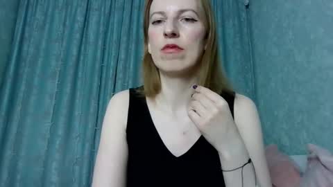 sweet_lilbunny online show from February 10, 2026, 5:39 pm