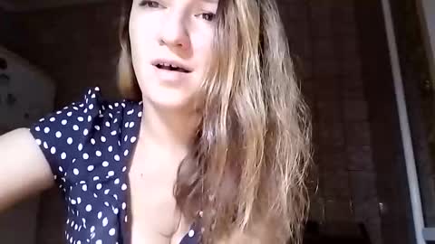 Anna online show from March 3, 2025, 4:46 pm