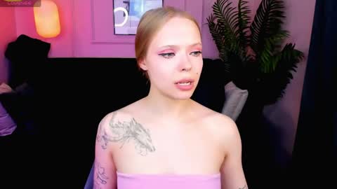 Snapshot of sweet_lucile chatting on May 3, 2026, 2:01 pm Lucy online show from May 3, 2026, 2:01 pm