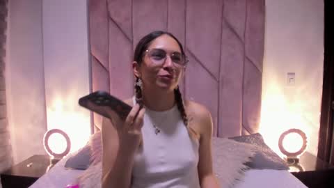 Snapshot of sweet_meelody chatting on September 27, 2025, 11:32 pm Melody online show from September 27, 2025, 11:32 pm