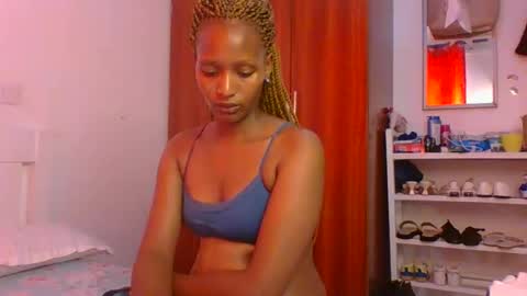 Snapshot of sweet_melod chatting on April 20, 2026, 12:52 pm Linda online show from April 20, 2026, 12:52 pm