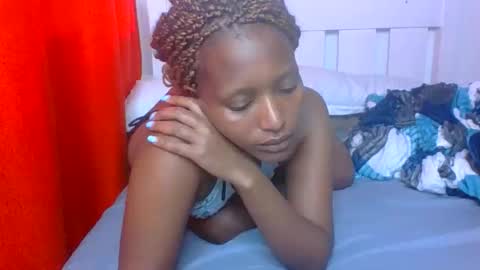 Snapshot of sweet_melod chatting on April 30, 2026, 2:01 pm Linda online show from April 30, 2026, 2:01 pm