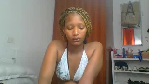 Snapshot of sweet_melod chatting on May 7, 2026, 2:39 am Linda online show from May 7, 2026, 2:39 am