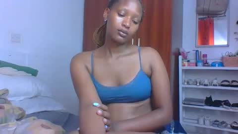 Snapshot of sweet_melod chatting on May 9, 2026, 1:55 am Linda online show from May 9, 2026, 1:55 am