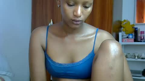 Snapshot of sweet_melod chatting on May 12, 2026, 2:08 am Linda online show from May 12, 2026, 2:08 am