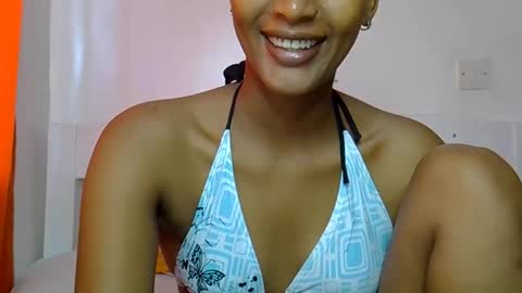 Snapshot of sweet_melod chatting on May 13, 2026, 5:27 am Linda online show from May 13, 2026, 5:27 am