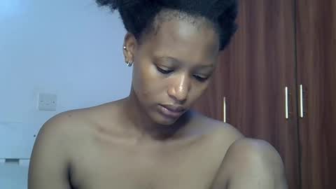 Snapshot of sweet_melod chatting on May 20, 2026, 2:18 am Linda online show from May 20, 2026, 2:18 am
