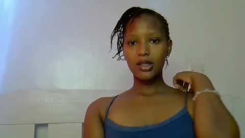 Snapshot of sweet_melod chatting on May 27, 2026, 5:15 am Linda online show from May 27, 2026, 5:15 am