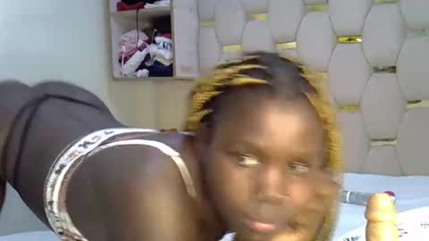 sweet_melodiyy online show from April 10, 2026, 5:17 pm