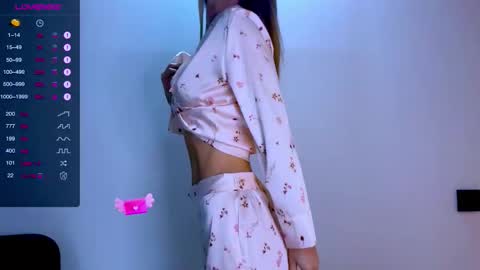 Snapshot of sweet_mia_91 chatting on September 24, 2025, 12:08 pm Mia online show from September 24, 2025, 12:08 pm