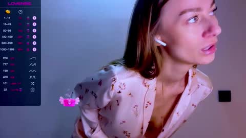 Snapshot of sweet_mia_91 chatting on October 11, 2025, 12:04 pm Mia online show from October 11, 2025, 12:04 pm