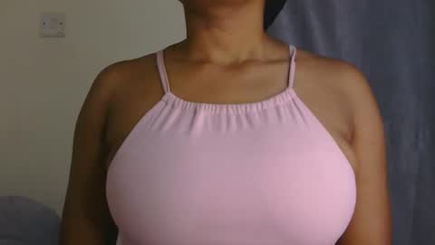 Snapshot of sweet_miah12 chatting on March 1, 2026, 3:36 pm Queen debby online show from March 1, 2026, 3:36 pm