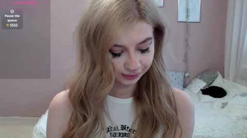 Snapshot of sweet_nicole_333 chatting on March 6, 2025, 11:36 am sweet_nicole_333 online show from March 6, 2025, 11:36 am