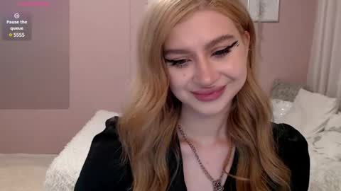 Snapshot of sweet_nicole_333 chatting on March 7, 2025, 3:39 pm sweet_nicole_333 online show from March 7, 2025, 3:39 pm