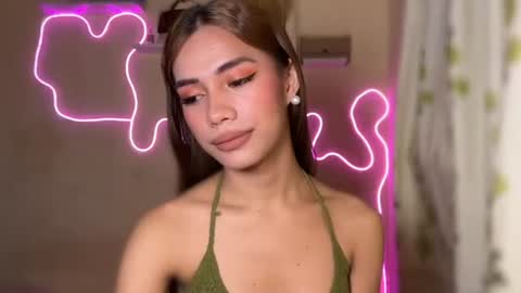 sweet_nikki03 online show from September 25, 2025, 9:18 pm