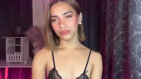 sweet_nikki03 online show from October 22, 2025, 4:51 pm