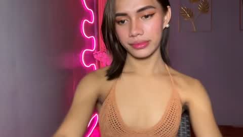 sweet_nikki03 online show from April 6, 2026, 8:21 pm