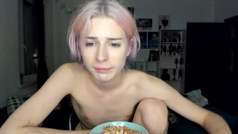 kira online show from October 26, 2025, 10:04 pm