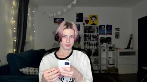 kira online show from February 14, 2026, 5:43 pm