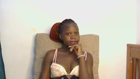 Snapshot of sweet_peachiee chatting on May 15, 2026, 1:45 am sweet peachy online show from May 15, 2026, 1:45 am