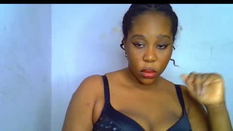 Snapshot of sweet_pussygirl474589 chatting on September 30, 2025, 6:51 am Ayana online show from September 30, 2025, 6:51 am