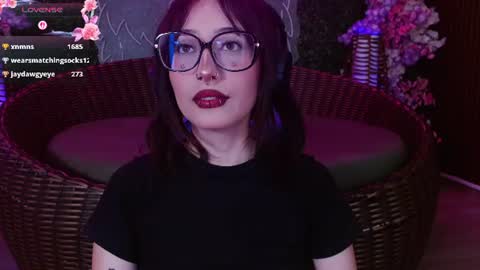 Roxanee online show from July 15, 2026, 9:25 am