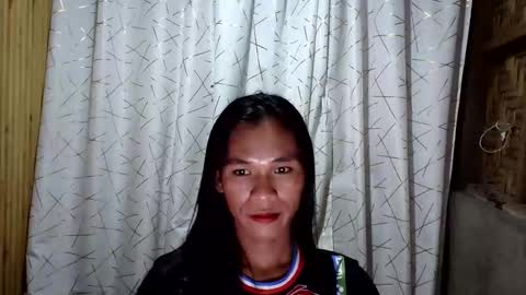 Snapshot of sweet_sexyzhiennexxx chatting on December 15, 2025, 9:24 am Zhienne online show from December 15, 2025, 9:24 am
