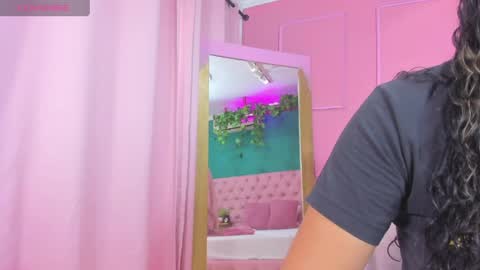 Yeileen online show from April 5, 2026, 9:45 pm