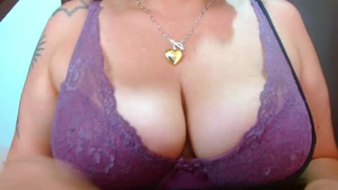 Snapshot of sweet_tammyy chatting on May 26, 2026, 2:24 pm tammy IG stammy 36 online show from May 26, 2026, 2:24 pm