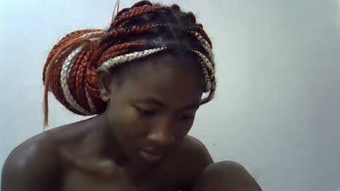 Snapshot of sweet_vee1 chatting on April 11, 2026, 12:20 pm Princess vee online show from April 11, 2026, 12:20 pm