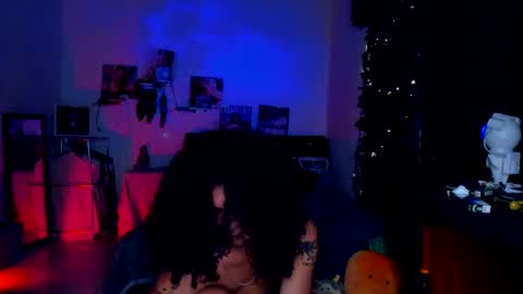 Steven independent model online show from November 8, 2025, 12:00 am