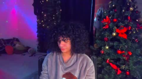 Steven independent model online show from December 22, 2025, 12:46 pm