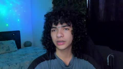 Snapshot of sweet_vond chatting on May 4, 2026, 8:49 pm Steven independent model online show from May 4, 2026, 8:49 pm