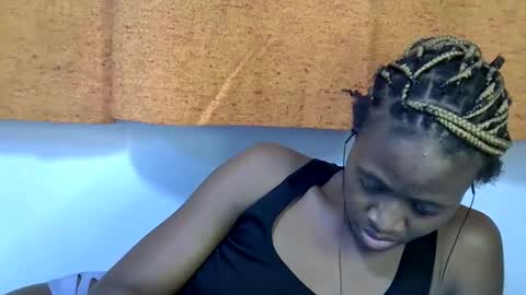 Snapshot of sweet_zarah chatting on February 2, 2026, 5:44 pm sweet_zarah online show from February 2, 2026, 5:44 pm