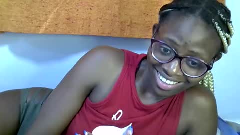 Snapshot of sweet_zarah chatting on February 22, 2026, 2:15 pm sweet_zarah online show from February 22, 2026, 2:15 pm