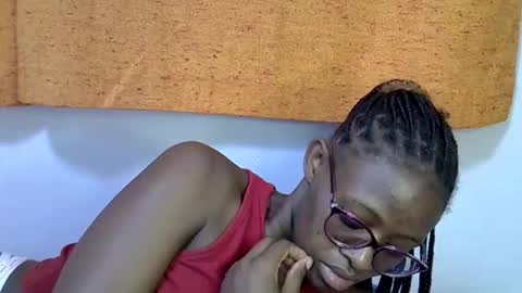 Snapshot of sweet_zarah chatting on March 16, 2026, 9:24 am sweet_zarah online show from March 16, 2026, 9:24 am