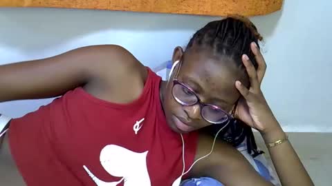 Snapshot of sweet_zarah chatting on March 18, 2026, 4:48 am sweet_zarah online show from March 18, 2026, 4:48 am