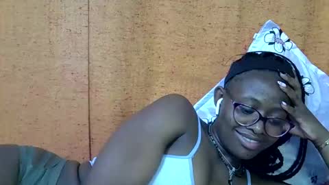Snapshot of sweet_zarah chatting on April 14, 2026, 6:14 pm sweet_zarah online show from April 14, 2026, 6:14 pm