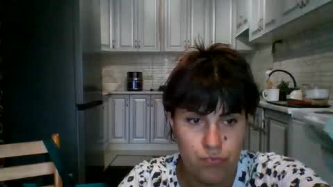 Snapshot of sweetbesty5322 chatting on July 8, 2026, 8:08 am sweetbesty5322 online show from July 8, 2026, 8:08 am