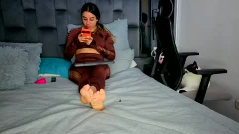 sweetblonde111 online show from July 5, 2026, 4:19 am
