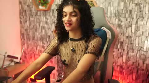 Snapshot of sweetbonii chatting on April 17, 2026, 7:50 pm Salom independent model online show from April 17, 2026, 7:50 pm